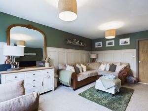 Living room- click for photo gallery